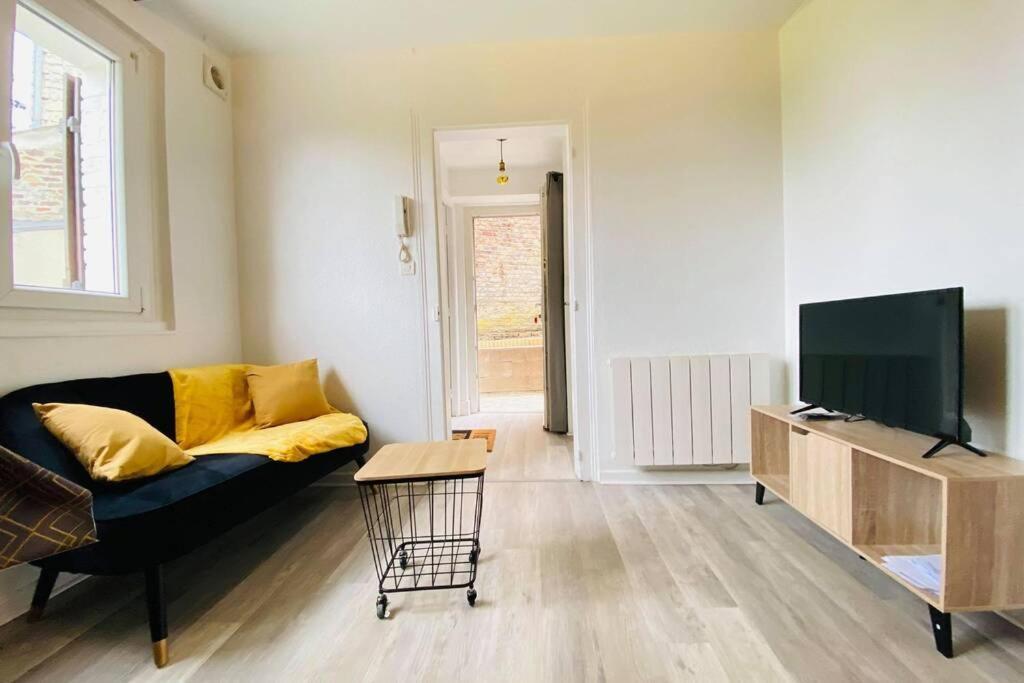 Appartement Cosy Avec Jardin Chaleureux Laon Exteriér fotografie