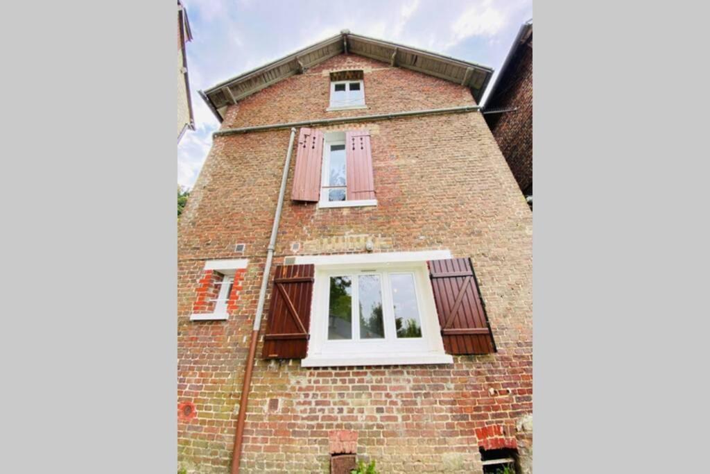 Appartement Cosy Avec Jardin Chaleureux Laon Exteriér fotografie
